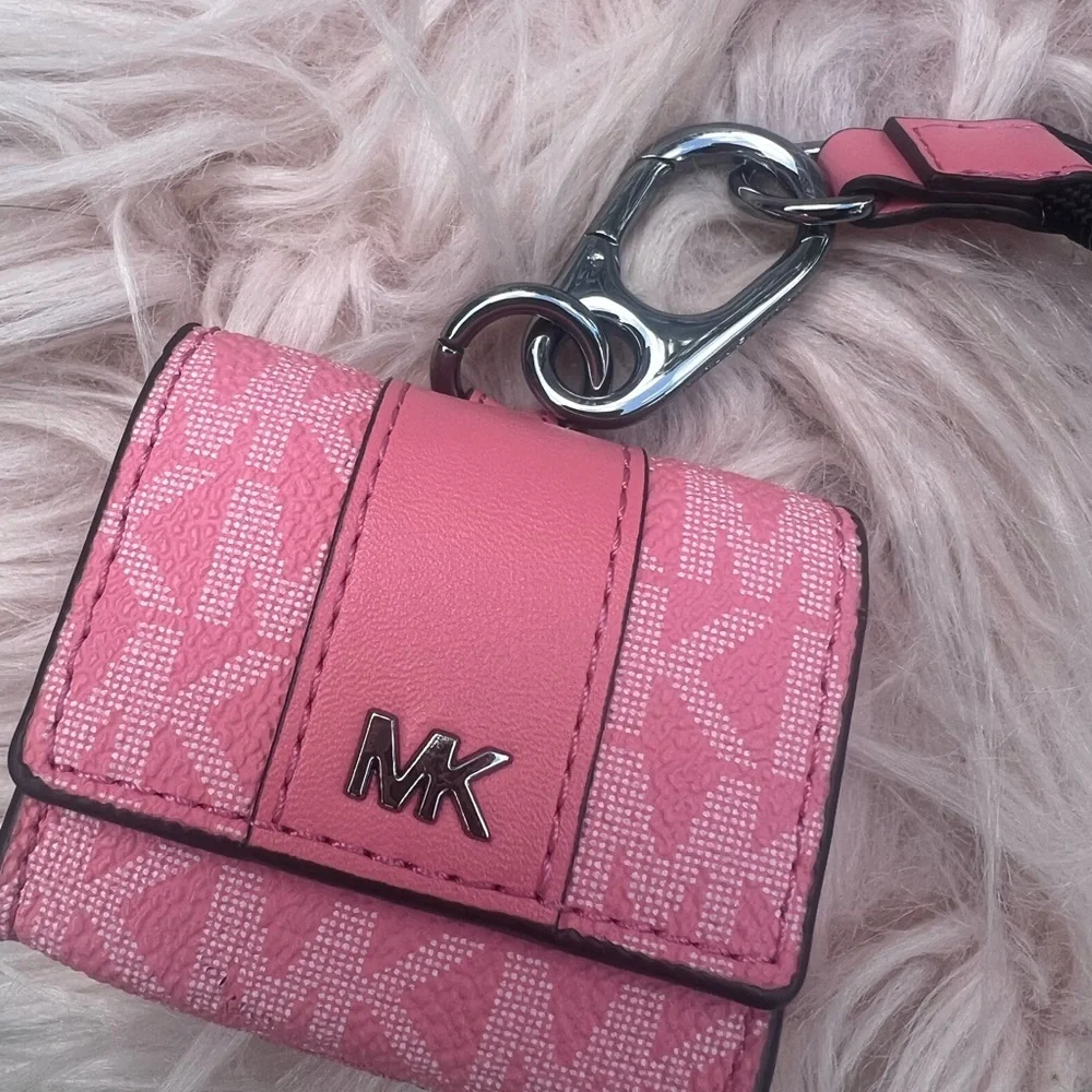 Michael Kors Pink earbuds case - Picture 2 of 4